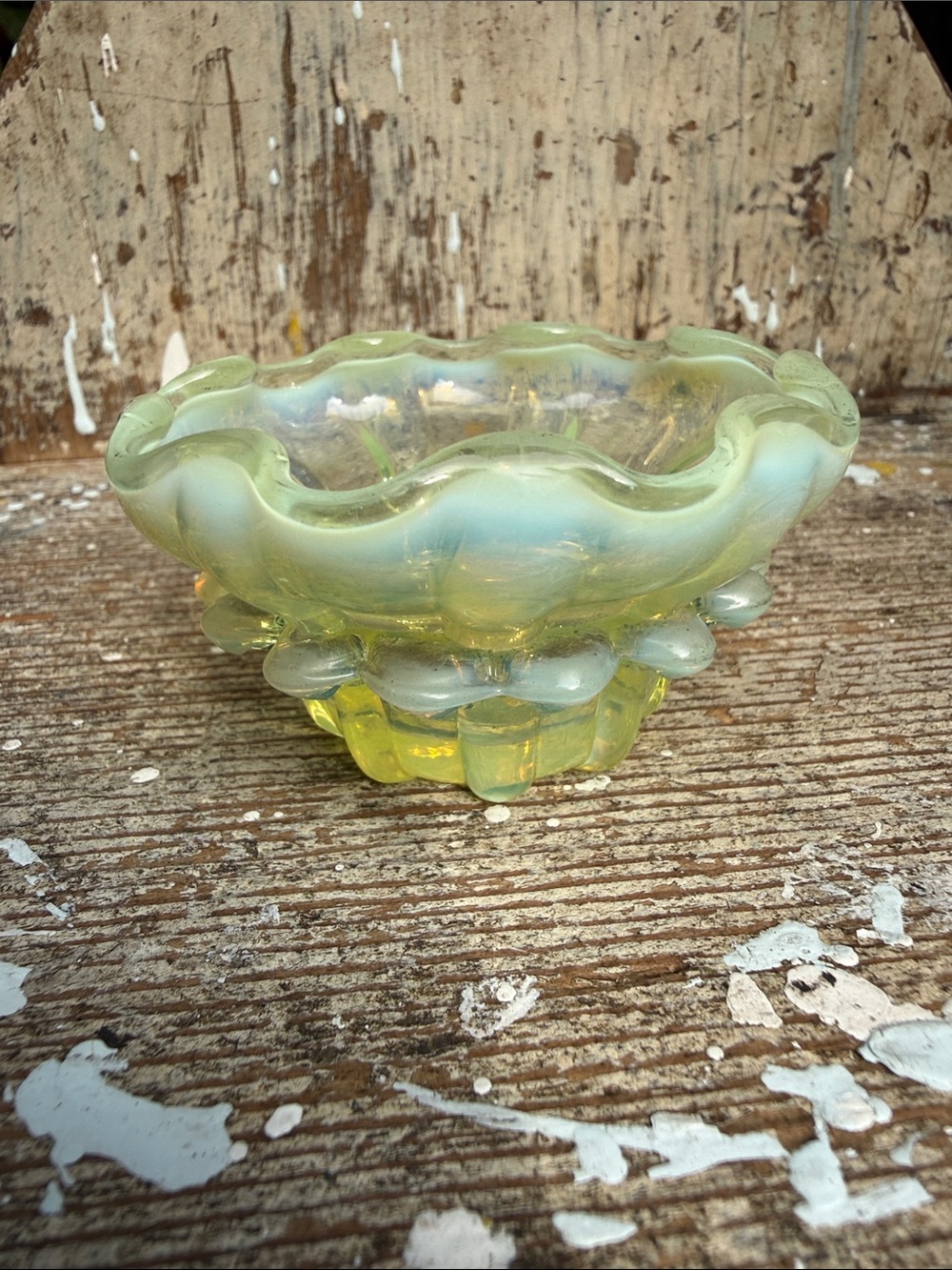 🌿Antique 1890’s Victorian Topaz Opalescent Uranium Vaseline Glass Salt Cellar